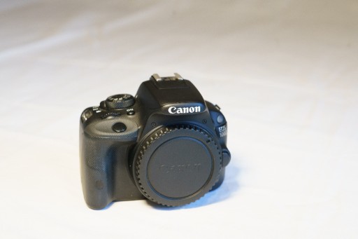 Zdjęcie oferty: Canon EOS 100D - lustrzanka