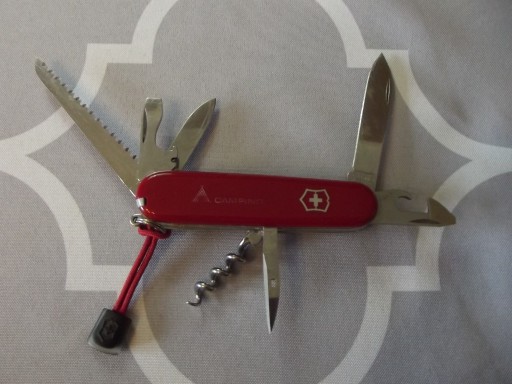 Zdjęcie oferty: Scyzoryk Victorinox Camper z oryginalną zawieszką 