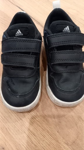 Zdjęcie oferty: Buciki Chłopięce Adidas - rozmiar UK 5,5