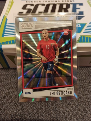 Zdjęcie oferty: 2022-23 Fifa Score - Leo Ostigard - parallel RC