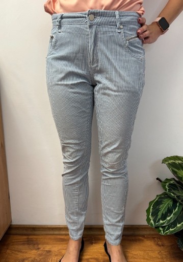 Zdjęcie oferty: Spodnie jeansowe w paski jeansy Pieszak rozmiar W26 L30 M