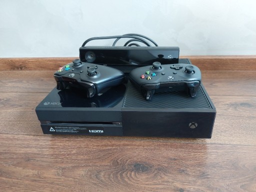 Zdjęcie oferty: Xbox One + Kinect + 2 pady