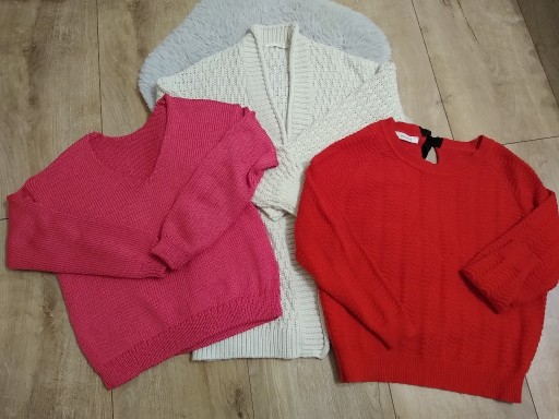 Zdjęcie oferty: Na sprzedaz 3 cieple sweterki w ciekawych kolorach