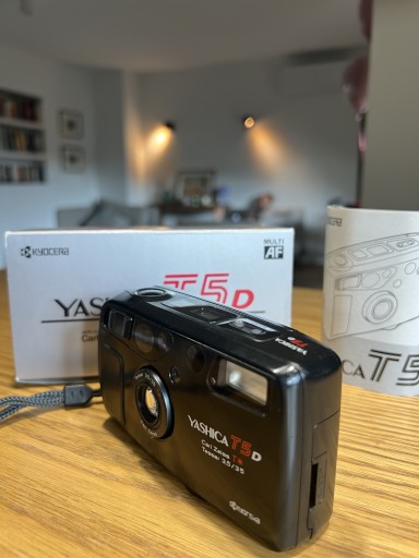 Zdjęcie oferty: Yashica T5d CARL ZEISS 35MM 3.5