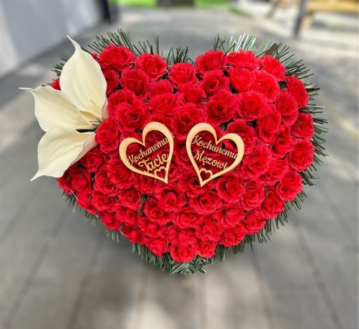 Zdjęcie oferty: Stroik/wiązanka serce na pomnik , sztuczne kwiaty 
