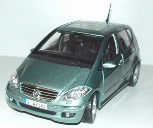 Zdjęcie oferty: model 1:18 Mercedes A Klasse (W169)  Dealerska