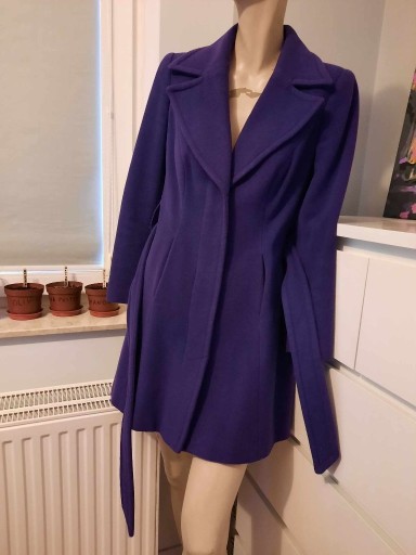 Zdjęcie oferty: Wełniany fioletowy płaszcz 80% wełna szlafrokowy