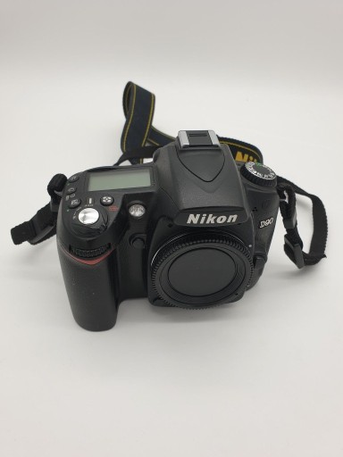 Zdjęcie oferty: Nikon D90 + grip + 2baterie + ładowarka