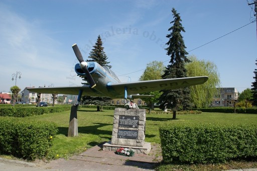 Zdjęcie oferty: Radomyśl Wielki, Rynek. Samolot M-2 z PZL Mielec