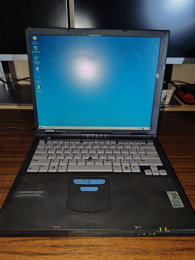 Zdjęcie oferty: Retro laptop HP Compaq Armada M700