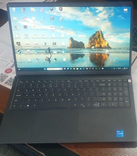 Zdjęcie oferty: Laptop Dell Vostro 15 3510