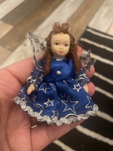 Zdjęcie oferty: Unikat. Mała lalka aniołek porcelanowa 8cm