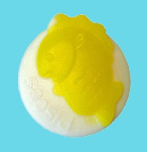 Zdjęcie oferty: Figurka z mydełka glicerynowego znak zodiaku RYBY 