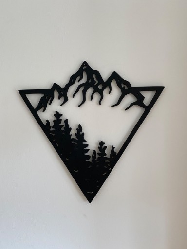 Zdjęcie oferty: Geometryczne, ażurowe góry i las. Ozdoba na ścianę