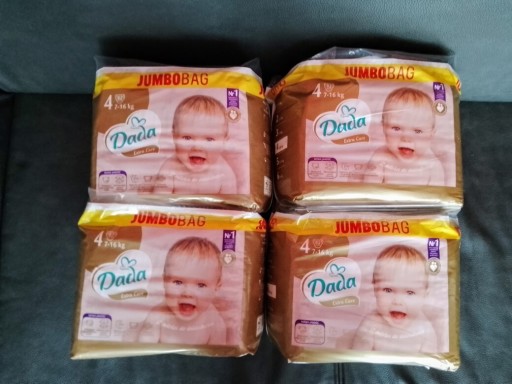 Zdjęcie oferty: Pieluszki Dada 4 Jumbobag x 4 opak. x 82 szt.