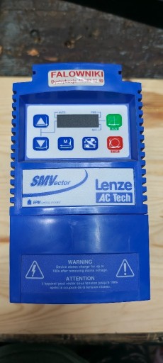 Zdjęcie oferty: Falownik Lenze SMVector 1,5kW 3/PE AC ESV152N04TXB sprawny 