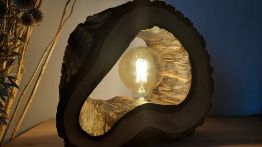 Zdjęcie oferty: Lampa z pnia orzech włoski