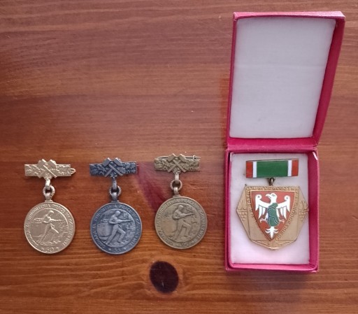 Zdjęcie oferty: Medale odznaczenia PRL Praca w Górnictwie