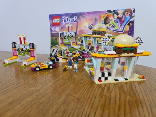 Zdjęcie oferty: Lego Friends - wyścigową restauracja 41349