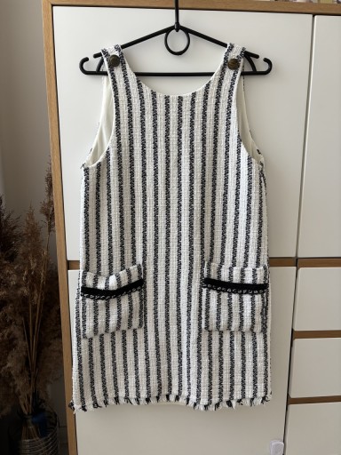Zdjęcie oferty: Sukienka krótka Zara rozmiar M w paski dopasowana