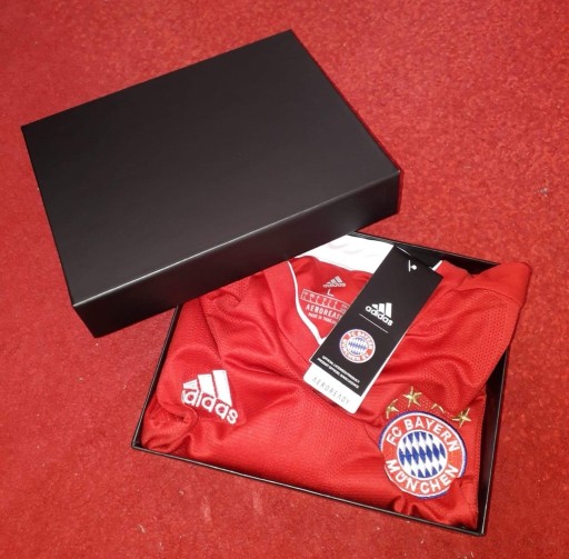 Zdjęcie oferty: Robert Lewandowski koszulka Bayernu AUTOGRAF!