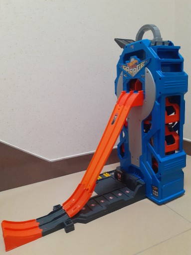 Zdjęcie oferty: RAJDOWY MEGA GARAŻ HOT WHEELS