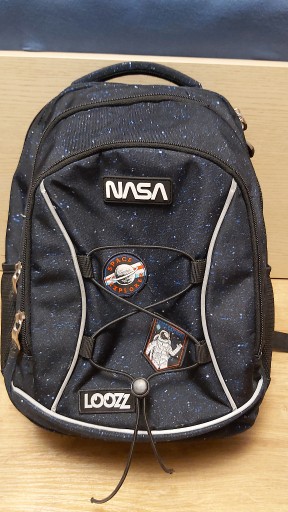 Zdjęcie oferty: Plecak szkolny Loozz NASA St.Majewski granatowy,bardzo dobry stan+piórnik