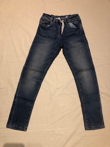 Zdjęcie oferty: Spodnie jeansowe chłopięce 146