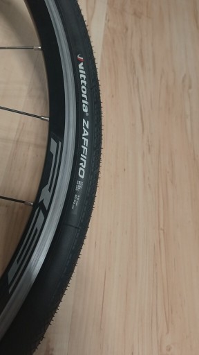 Zdjęcie oferty: Koła Shimano RS Opony Vittoria Zaffiro 