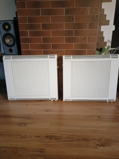 Zdjęcie oferty: Sprzedam dwa używane grzejniki aluminiowe RADIATOR