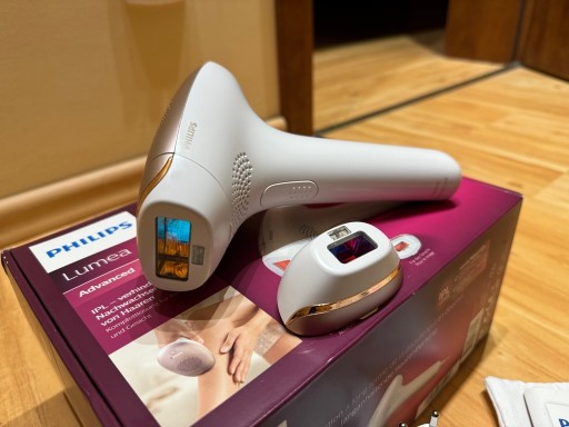 Zdjęcie oferty: Depilator laserowy PHILIPS LUMEA ADVANCED SC1997