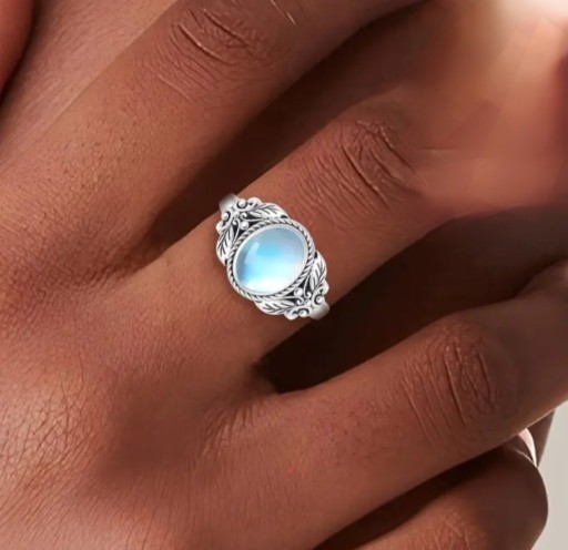 Zdjęcie oferty: Pierścionek ze srebra S925 z kamieniem księżycowym 