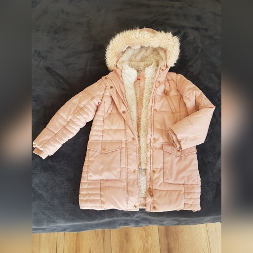 Zdjęcie oferty: Różowa ciepła kurtka 6/7 lat. 