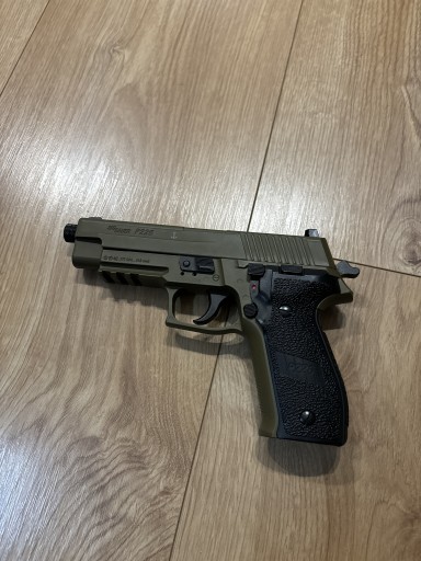 Zdjęcie oferty: Replika pistolet Sig Sauer p226 na kapsuły co2