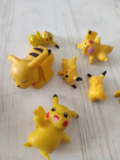 Zdjęcie oferty: Pokemony zestaw. Pikachu VulpixPsyduckMagicarpAbra