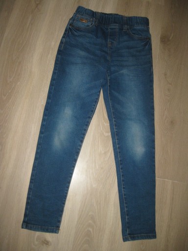 Zdjęcie oferty: Spodnie jeansowe rozmiar 134 cm 8-9 lat