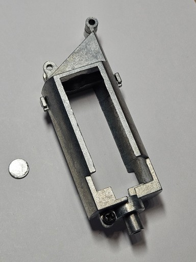 Zdjęcie oferty: Koszyk, sanki silnika CYMA Thompson M1A1 CM.033