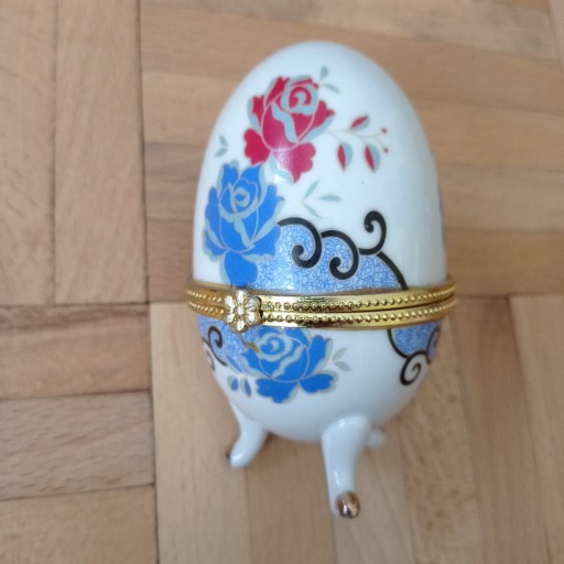 Zdjęcie oferty: Szkatułka pudełko jajko na biżuterię z porcelany