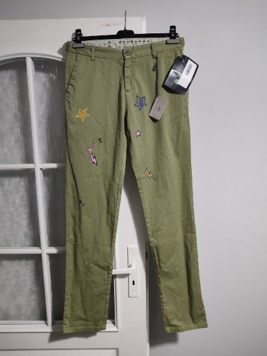 Zdjęcie oferty: Nowe spodnie młodzieżowe Macchia J 3% elastan