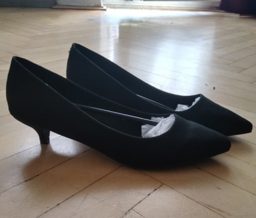 Zdjęcie oferty: Buty Czółenka na małym obcasie 