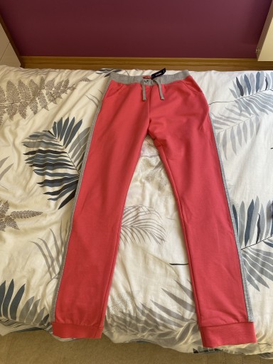 Zdjęcie oferty: Spodnie dresowe dziewczęce różowe 152 Okaidi