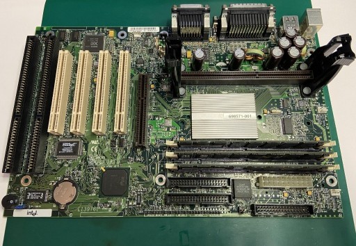 Zdjęcie oferty: Płyta główna Intel SE440BX-2 (Seattle 2) sprawna