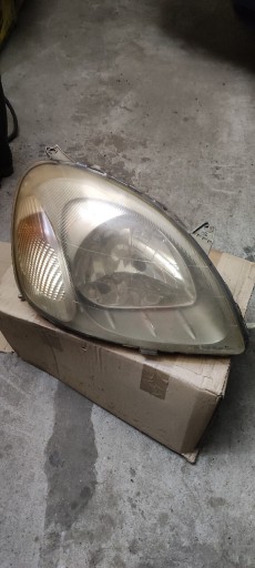 Zdjęcie oferty: Lampa przednia prawa Toyota Yaris 99