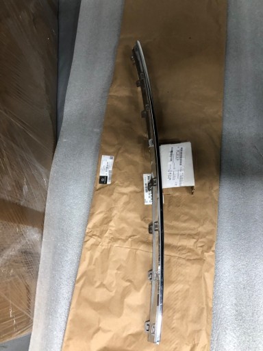 Zdjęcie oferty:  MERCEDES C W205 LIFT MOPF listwy zderzaka 