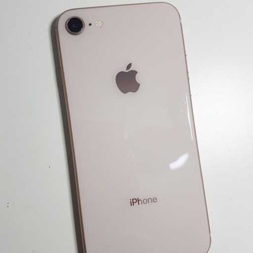 Zdjęcie oferty: iPhone 8 64GB ROSE GOLD + dodatki