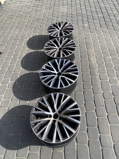 Zdjęcie oferty: Felga aluminiowa Volkswagen OE 3C8601025R 18”