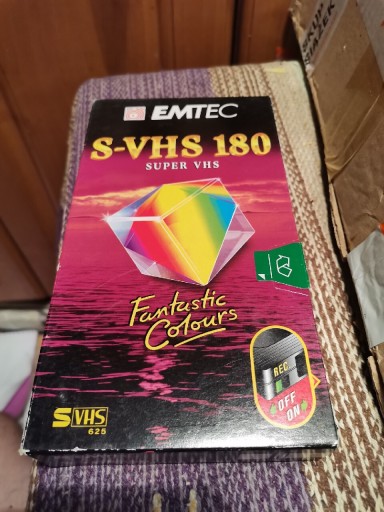 Zdjęcie oferty: EMTEC (d.BASF) FANTASTIC COLOURS S-VHS 180 CHROME