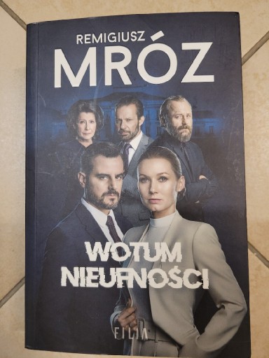 Zdjęcie oferty: Wotum nieufności- Remigiusz Mróz