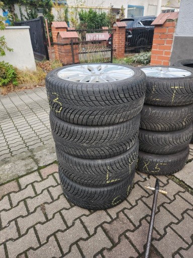 Zdjęcie oferty: Opony zimowe Nokian WR SNOWPROOF P   255x40x19  bieżnik 8mm 2022 r