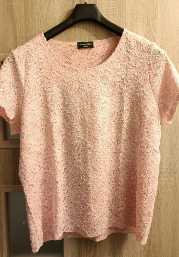 Zdjęcie oferty: Śliczna bluzeczka z mieniącymi się cekinami.